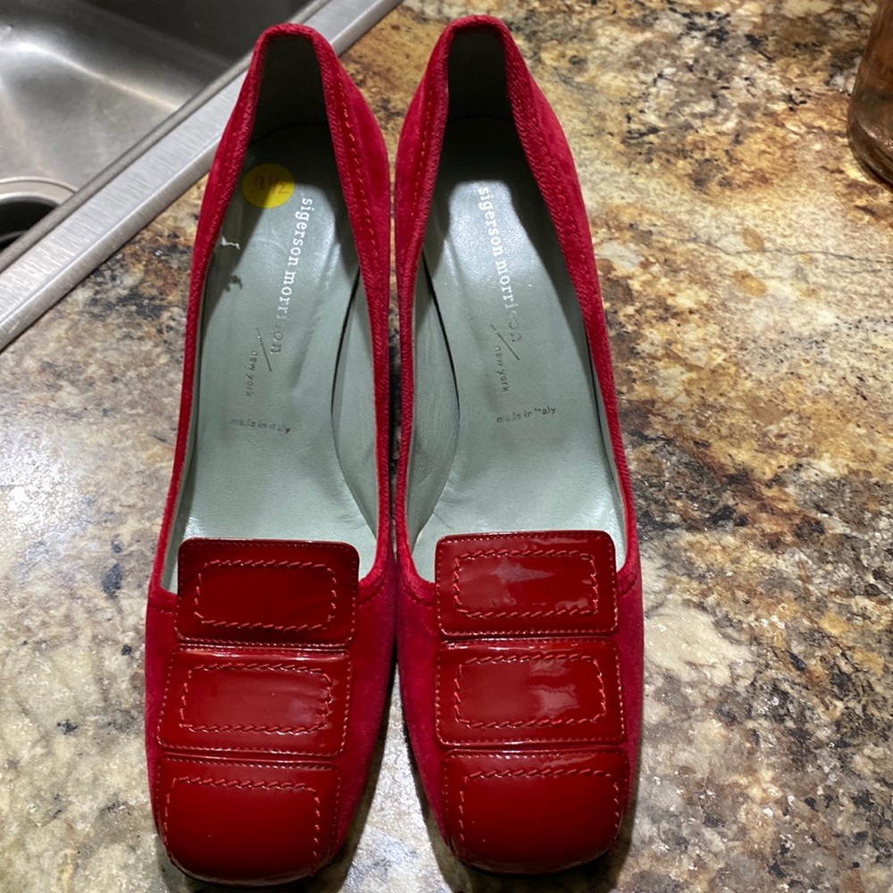 Red suede pump